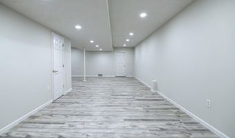2400 Rockport Ct, Ann Arbor, MI 48103