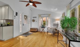 6 Beechwood Cir, Cromwell, CT 06416