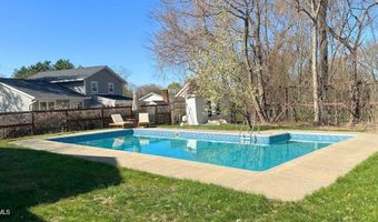 20 Danielwood Dr, Albany, NY 12211