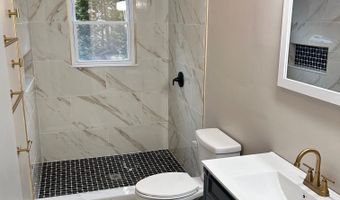 1109 Waterbury Rd APT 1A, Cheshire, CT 06410