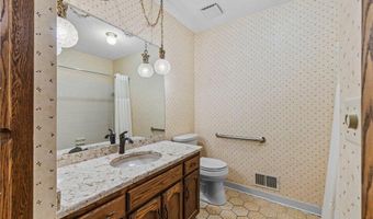 1267 Nursery Hill Ln, Arden Hills, MN 55112