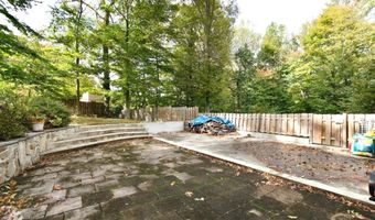 8312 UPPER SPRING Ln, Annandale, VA 22003