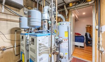 75 Oak St, Amityville, NY 11701