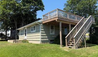 17 Saltaire Ave, Narragansett, RI 02882