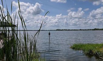 910 VAN Dr, Auburndale, FL 33823