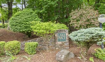 12 Boulevard Dr 21-130, Danbury, CT 06810