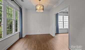 1904 Dearmon Dr, Charlotte, NC 28205
