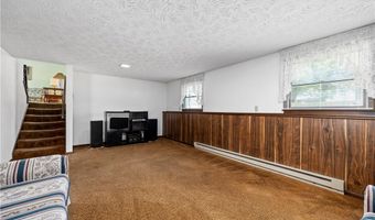 536 Fieldstone Dr, Amherst, OH 44001