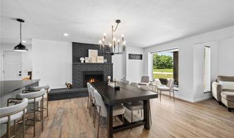 1413 Mayflower Rd, Bentonville, AR 72713