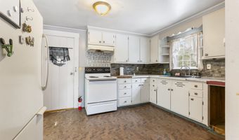 218 Breezy Hill Rd, Barton, VT 05822