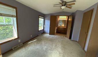 83 Long Shores Dr, Barrington, NH 03825