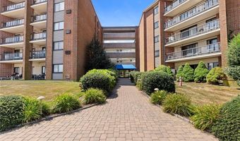 1209 Capella Way S 1209, Newport, RI 02840