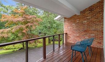 8004 PARK OVERLOOK Dr, Bethesda, MD 20817