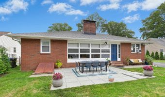 125 W Minna Ave, Avenel, NJ 07001