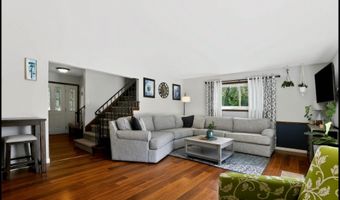 8852 Ridge Hill Dr, Indianapolis, IN 46217