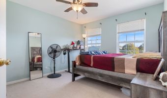 9 Lake Plumleigh Ct, Algonquin, IL 60102