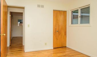 924 N Maple Rd, Ann Arbor, MI 48103