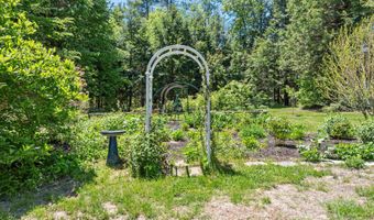 5 Piney Rd, Brookfield, NH 03872