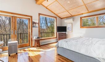 85 Gondola Ave, Jamestown, RI 02835