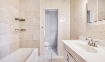 86 W Main St, Bergenfield, NJ 07621