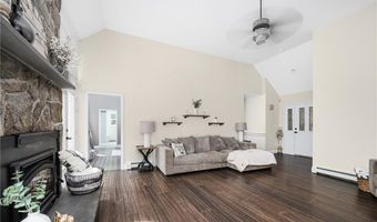 291 Old Oxford Rd, North Smithfield, RI 02896