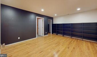 9629 EAGLE RIDGE Dr, Bethesda, MD 20817