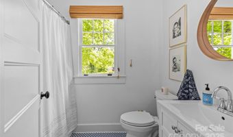 1726 The Plz, Charlotte, NC 28205