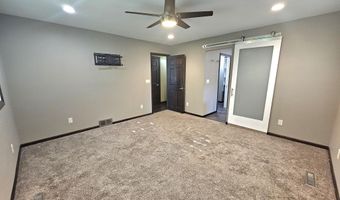 1507 Squire Ln, Aberdeen, SD 57401