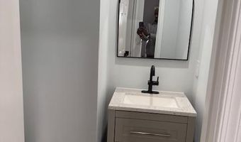 5623 GLENWOOD MEWS Dr, Alexandria, VA 22315