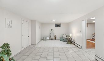 461 River Rd, Lincoln, RI 02865