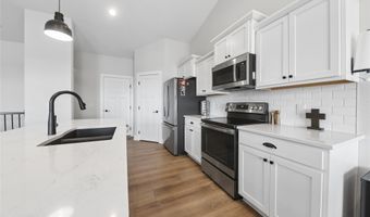 2813 NW Boulder Point Pl, Ankeny, IA 50023