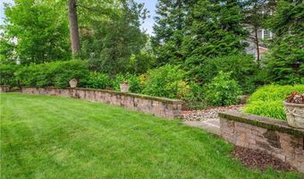 10 Roselawn Ave, North Smithfield, RI 02824