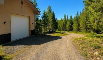 5 Laurins Ln, Cascade, ID 83611