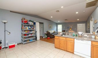 6096 W Chickasaw St, Bay St. Louis, MS 39520