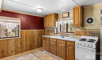 15 Little Donner Dr, Cascade, ID 83611