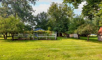 204 E Madison Dr, Polk City, IA 50226