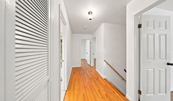 4 Laurel Dr, Albany, NY 12211
