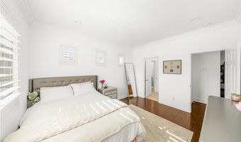 1040 S Summer Breeze Ln, Anaheim, CA 92808