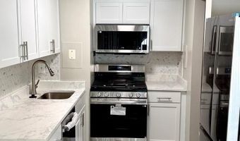 4360 IVYMOUNT Ct 28, Annandale, VA 22003