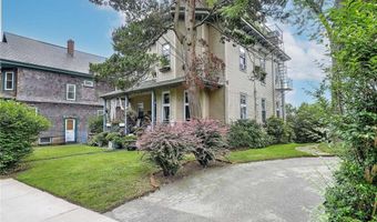 571 Spring St, Newport, RI 02840