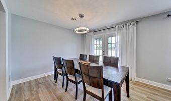 116 E Brittany Dr, Arlington Heights, IL 60004