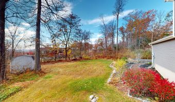 44 Flax Hill Rd, Brookfield, CT 06804