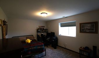 1127 NE 32nd Ave, Aberdeen, SD 57401