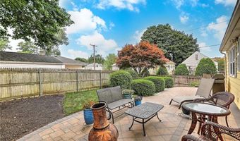 8 Halsey St, North Providence, RI 02911