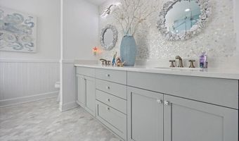 80 BEACH COTTAGE Ln 201, Atlantic Beach, FL 32233