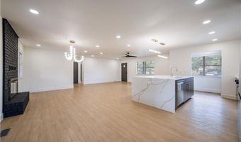 723 8th St, Bentonville, AR 72712