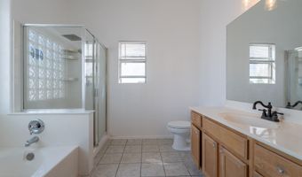 1070 W LARK Dr, Chandler, AZ 85286