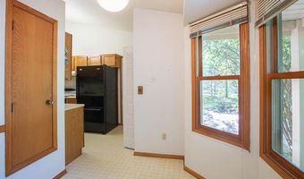 8507 Pineview Lake Dr, Argentine, MI 48451