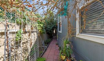 21 Walnut Via, Anaheim, CA 92801