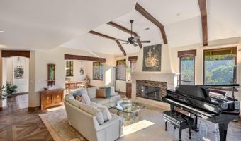 1105 White Oak Dr, Santa Rosa, CA 95409